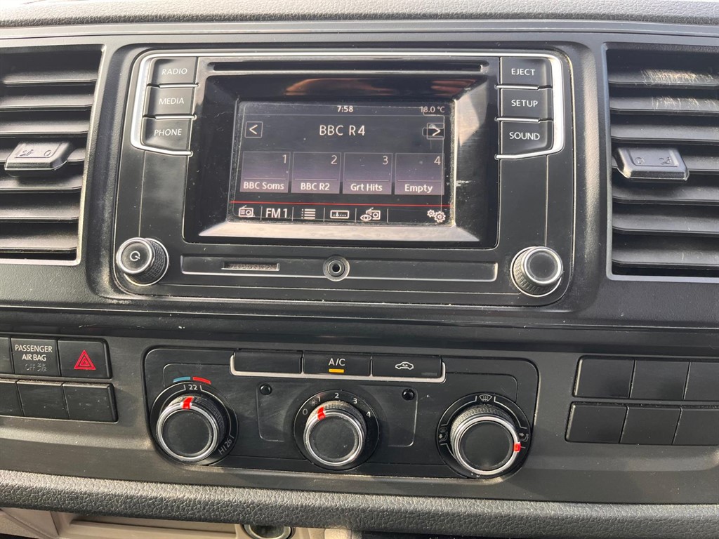 Used Volkswagen Transporter 2018 for sale - 78219100: Photo 15