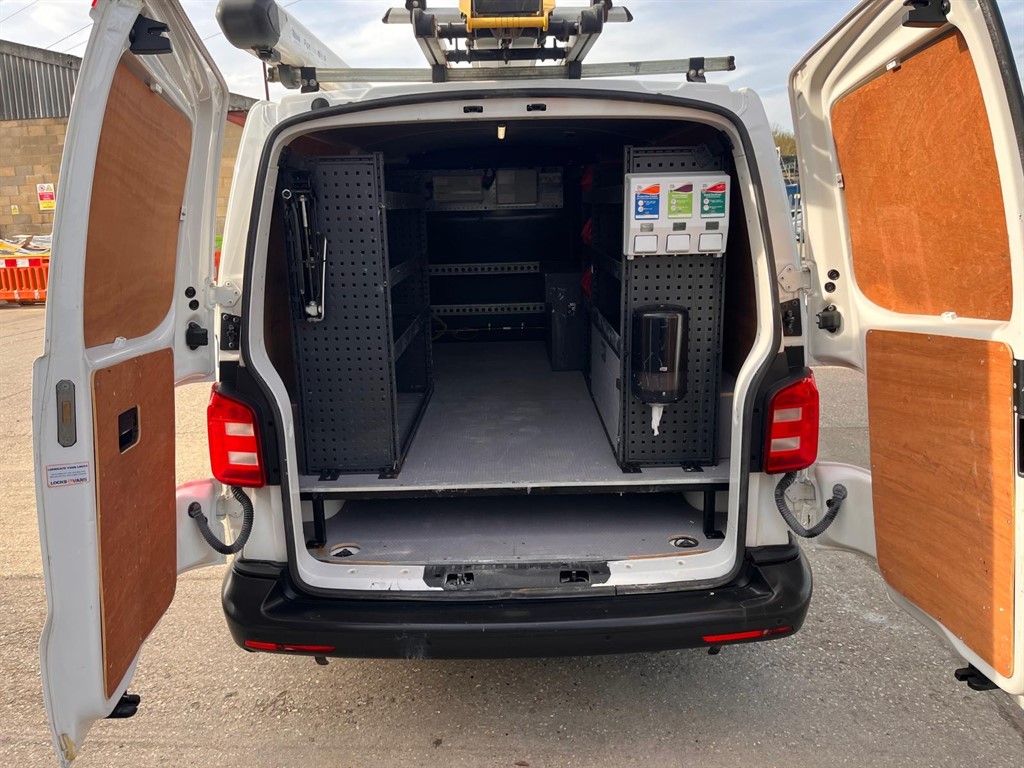 Used Volkswagen Transporter 2018 for sale - 78219100: Photo 18