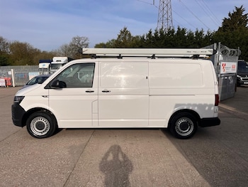 Used Volkswagen Transporter 2018 for sale - 78219100: Photo