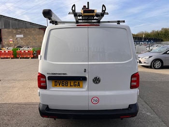 Used Volkswagen Transporter 2018 for sale - 78219100: Photo
