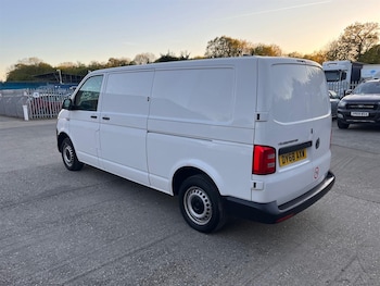 Used Volkswagen Transporter 2018 for sale - 78385495: Photo