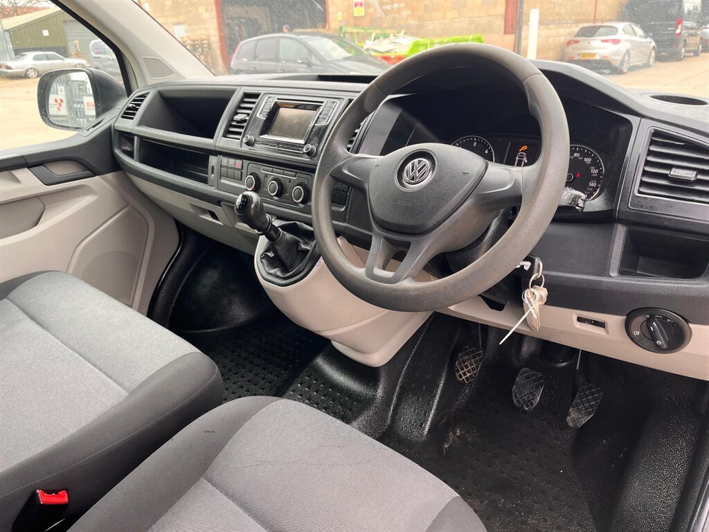 Used Volkswagen Transporter 2018 for sale - 77810507: Photo 12
