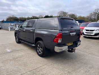 Used Toyota Hilux 2022 for sale - 77856003: Photo