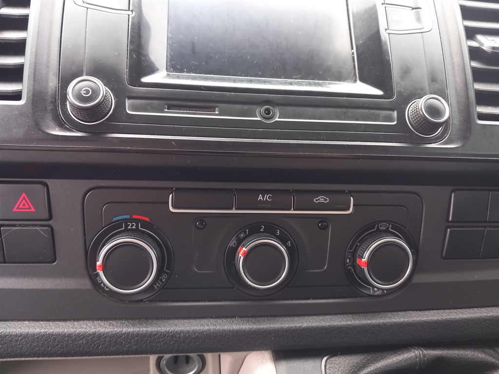 Used Volkswagen Transporter 2017 for sale - 76593800: Photo 14