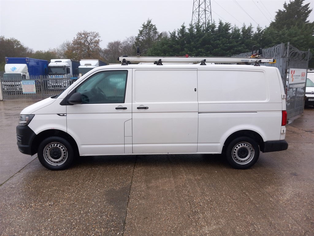 Used Volkswagen Transporter 2017 for sale - 76593800: Photo 2