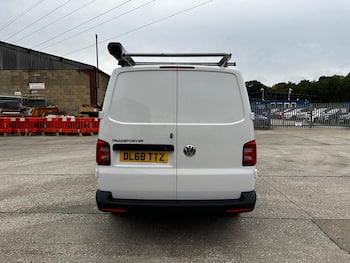 Used Volkswagen Transporter 2018 for sale - 79720854: Photo