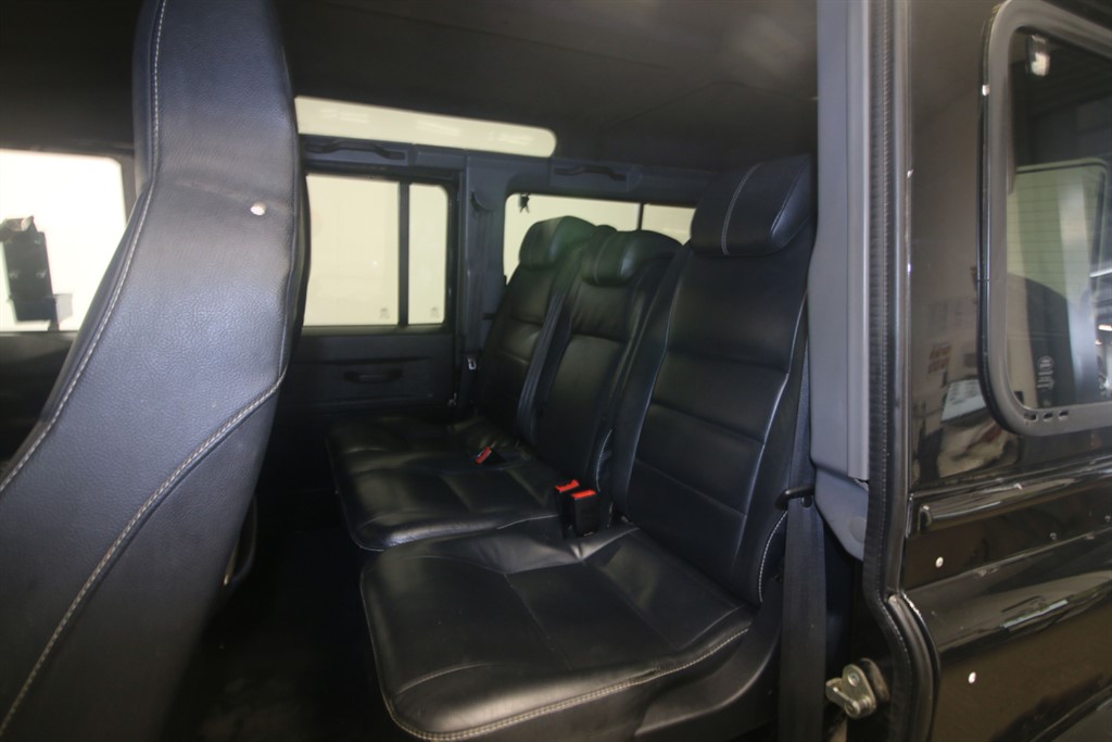 Used Land Rover Defender 2016 for sale - 76854737: Photo 16