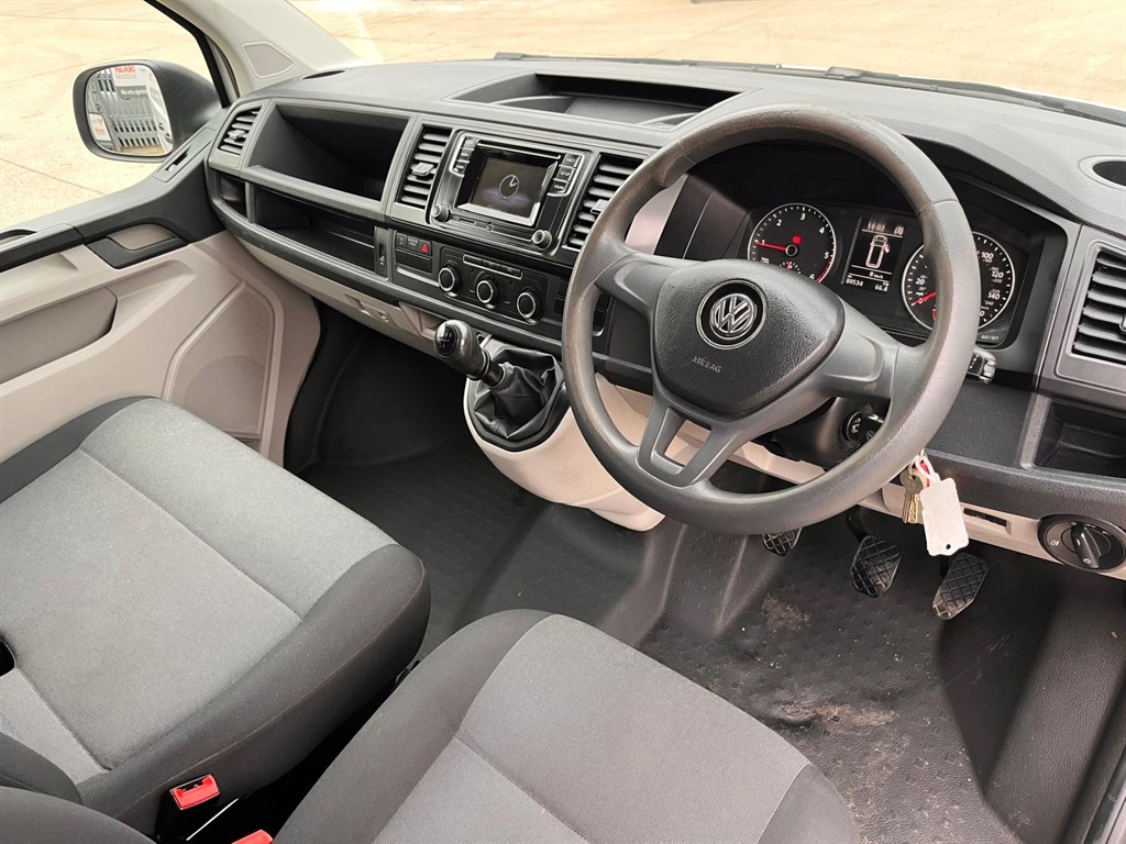 Used Volkswagen Transporter 2018 for sale - 77686081: Photo 12