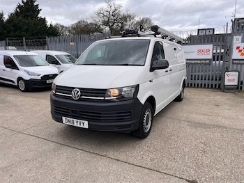 Used Volkswagen Transporter 2018 for sale - 77686081: Photo