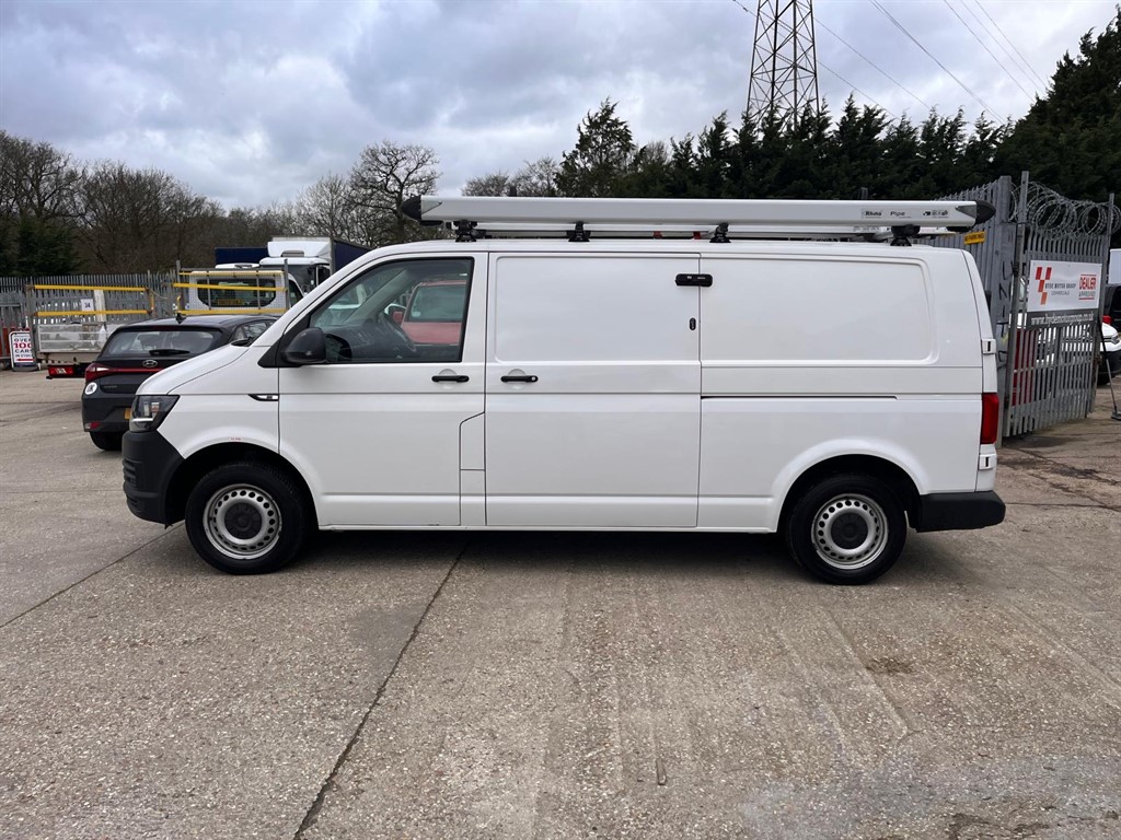 Used Volkswagen Transporter 2018 for sale - 77686081: Photo 2