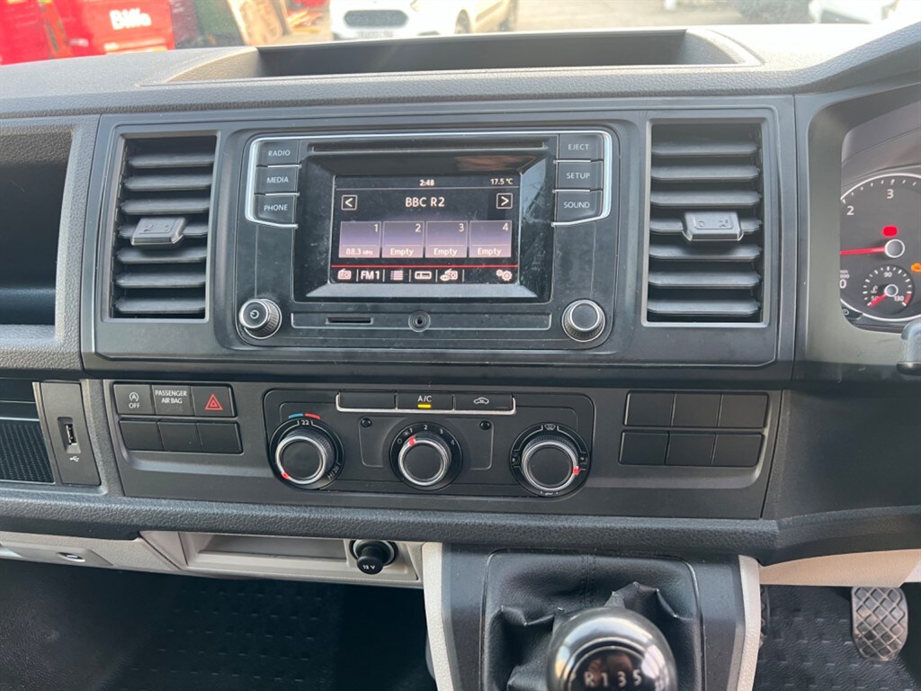 Used Volkswagen Transporter 2018 for sale - 77674204: Photo 15