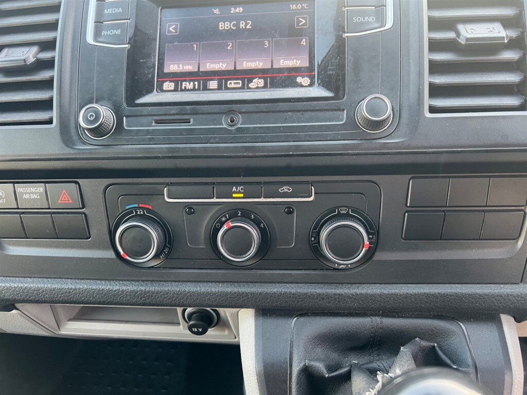 Used Volkswagen Transporter 2018 for sale - 77674204: Photo 16