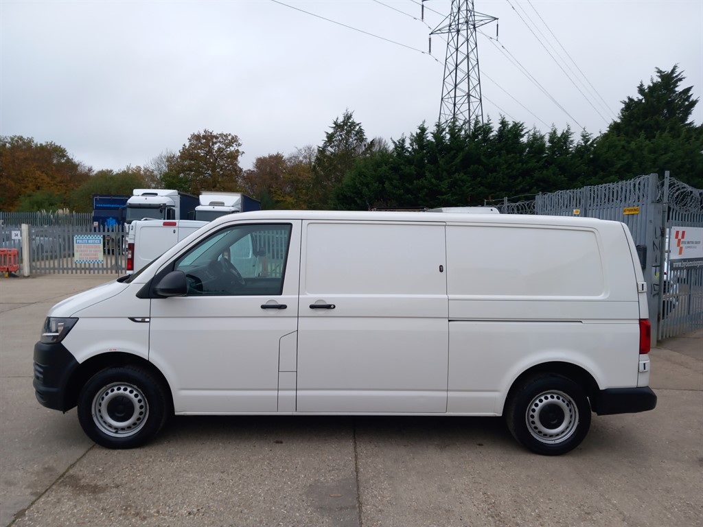 Used Volkswagen Transporter 2017 for sale - 76420711: Photo 2