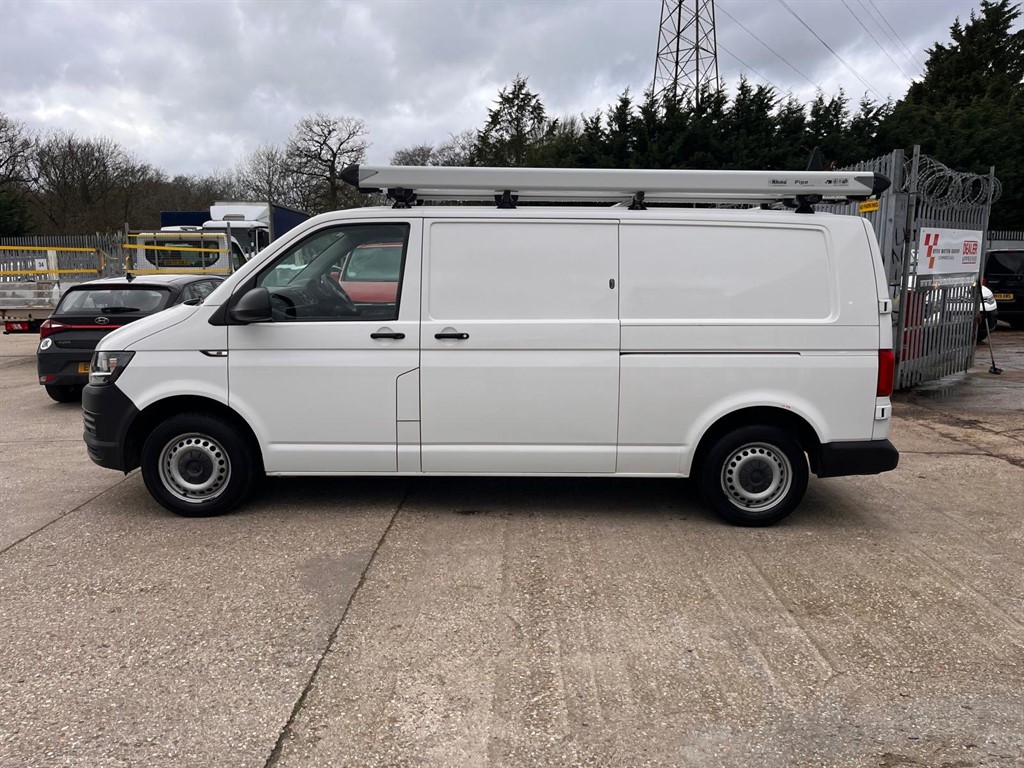 Used Volkswagen Transporter 2018 for sale - 77686062: Photo 2