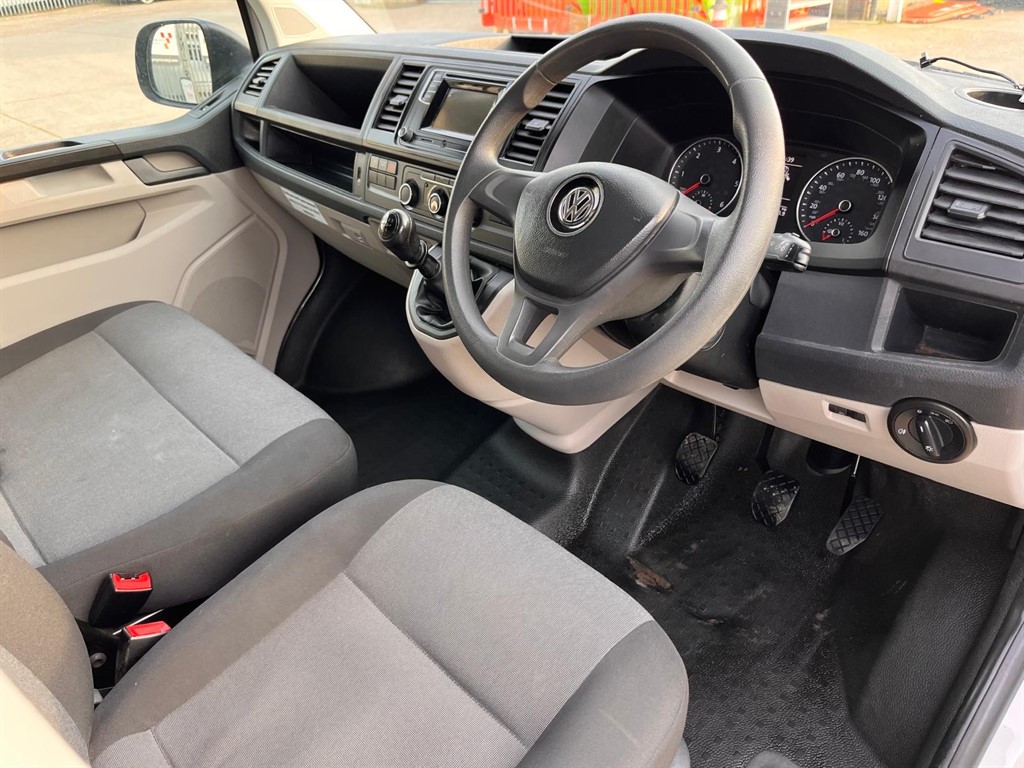 Used Volkswagen Transporter 2018 for sale - 77983105: Photo 12