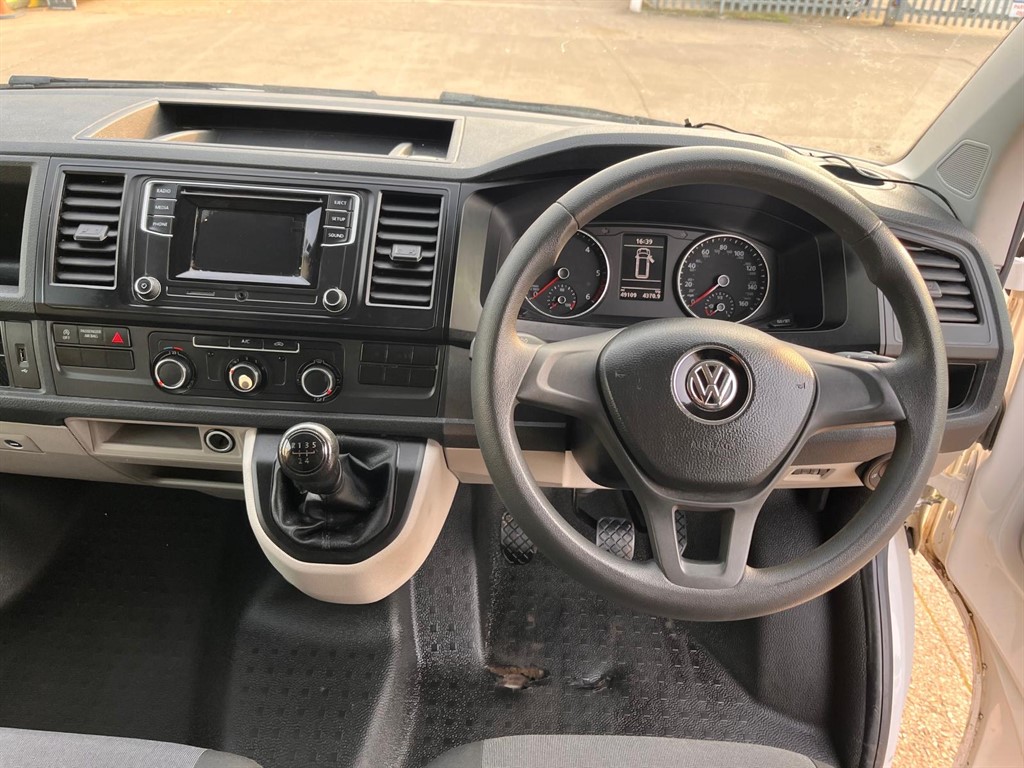 Used Volkswagen Transporter 2018 for sale - 77983105: Photo 13