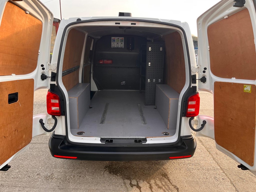 Used Volkswagen Transporter 2018 for sale - 77983105: Photo 18