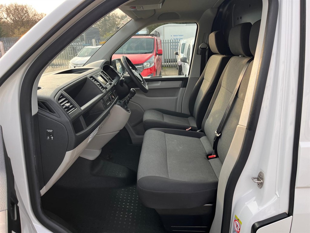 Used Volkswagen Transporter 2018 for sale - 77983105: Photo 9