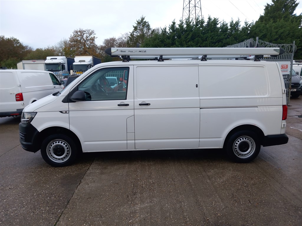 Used Volkswagen Transporter 2017 for sale - 76563941: Photo 2