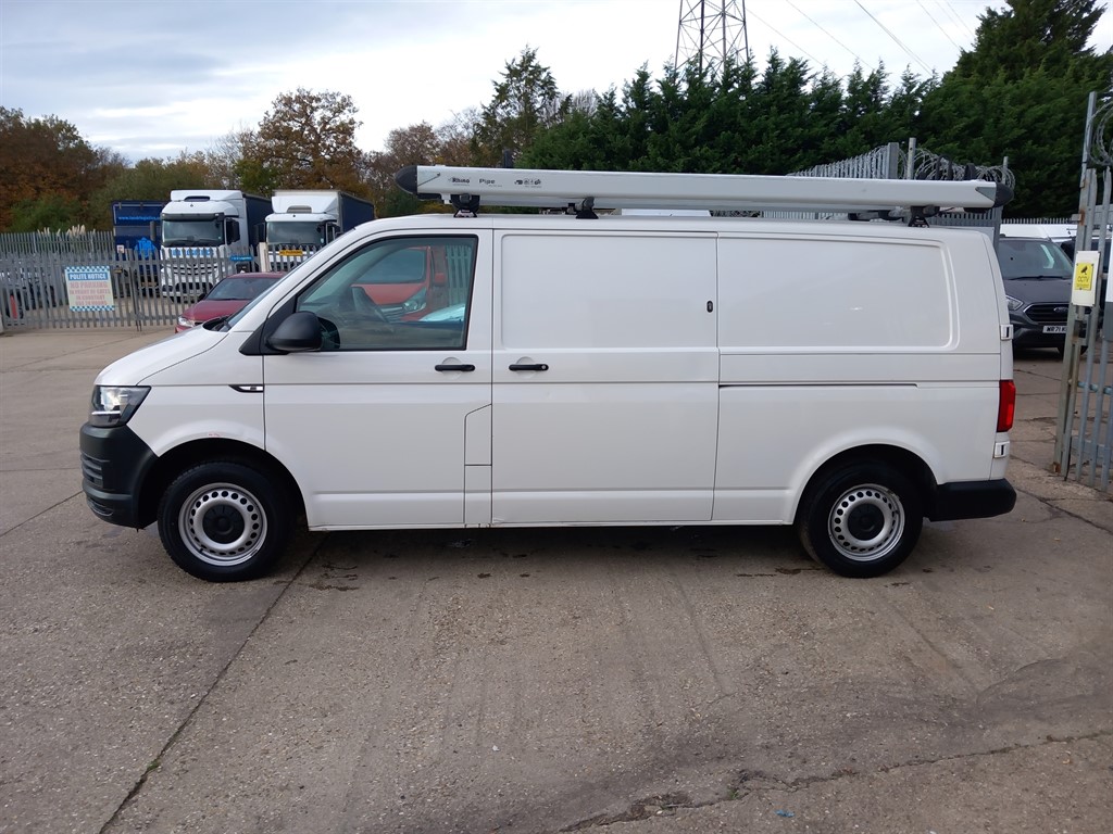 Used Volkswagen Transporter 2017 for sale - 76487680: Photo 2