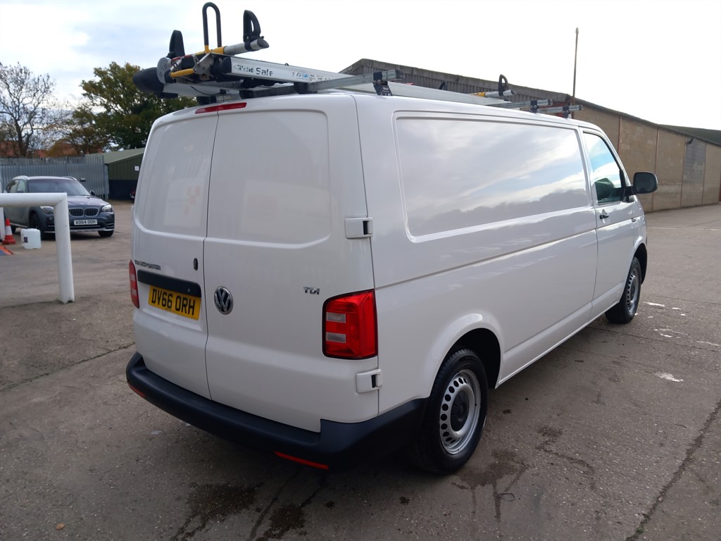 Used Volkswagen Transporter 2017 for sale - 76487680: Photo 4