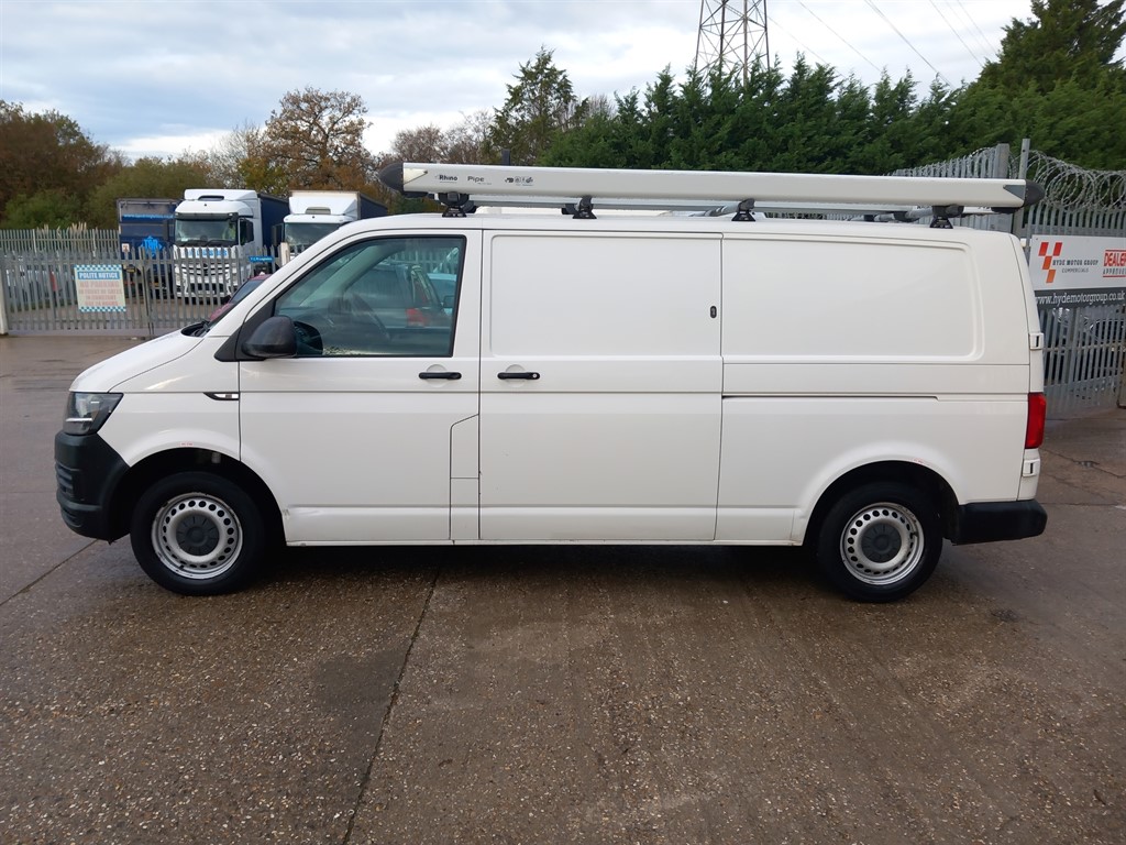 Used Volkswagen Transporter 2016 for sale - 76563937: Photo 2