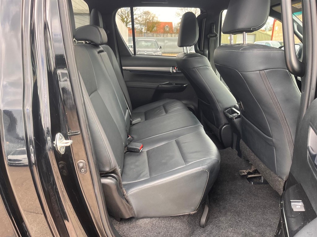 Used Toyota Hilux 2023 for sale - 78074709: Photo 11