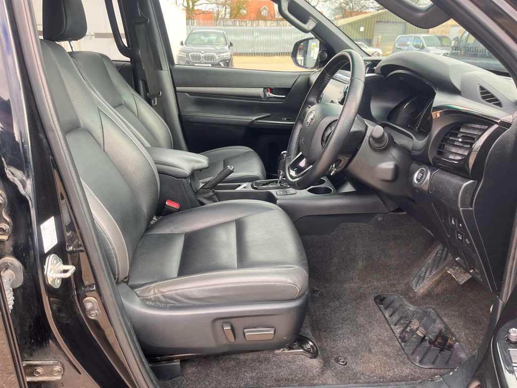 Used Toyota Hilux 2023 for sale - 78074709: Photo 14