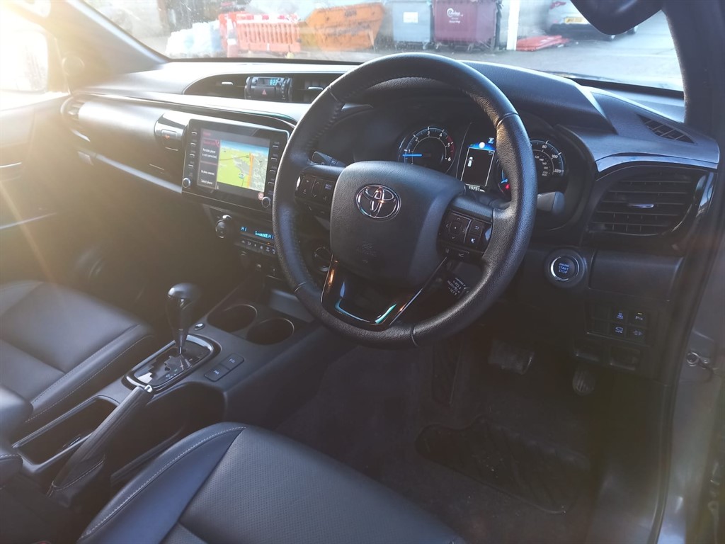 Used Toyota Hilux 2023 for sale - 77354065: Photo 18