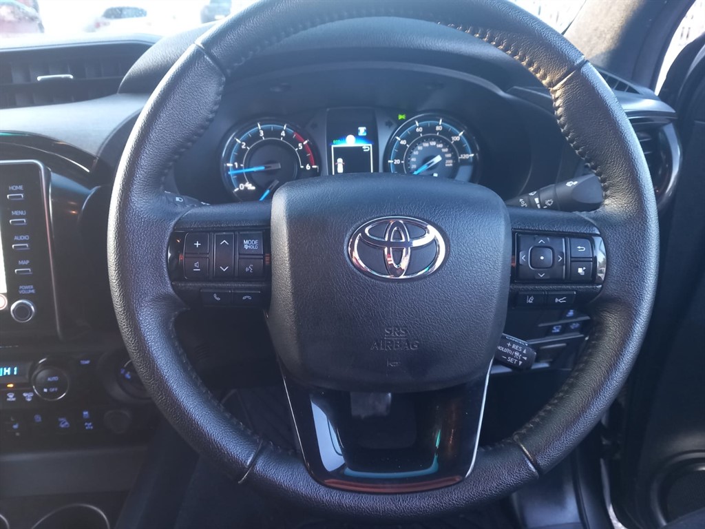 Used Toyota Hilux 2023 for sale - 77354065: Photo 19