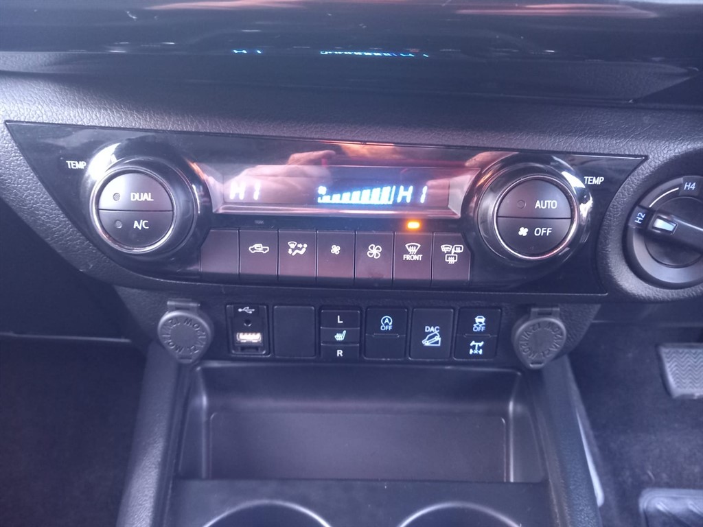 Used Toyota Hilux 2023 for sale - 77354065: Photo 25