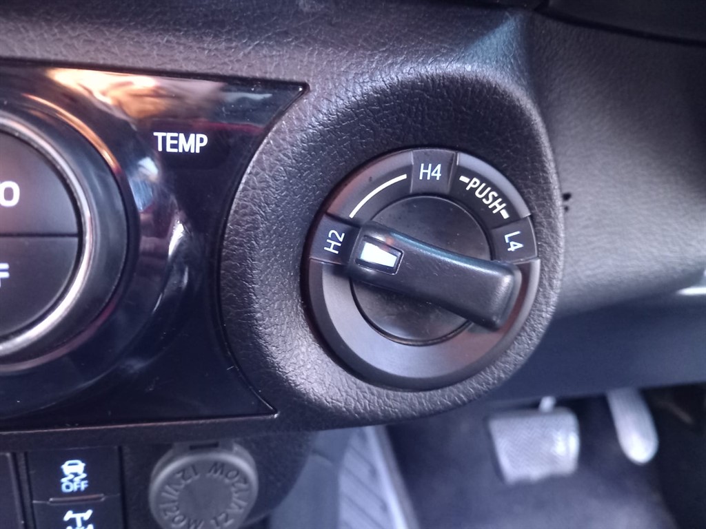 Used Toyota Hilux 2023 for sale - 77354065: Photo 27