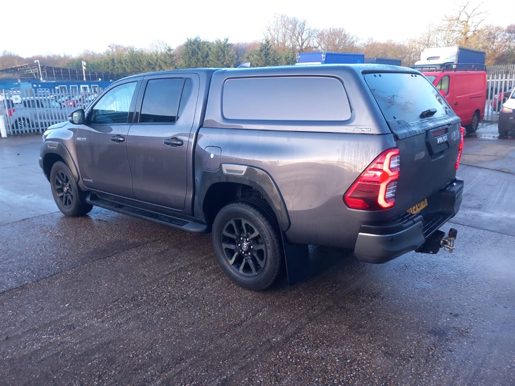 Used Toyota Hilux 2023 for sale - 77354065: Photo 4
