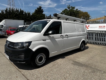Used Volkswagen Transporter 2018 for sale - 79486224: Photo