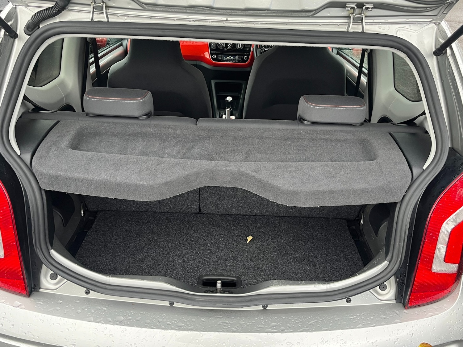 Used Volkswagen up! 2013 for sale - 76557065: Photo 28