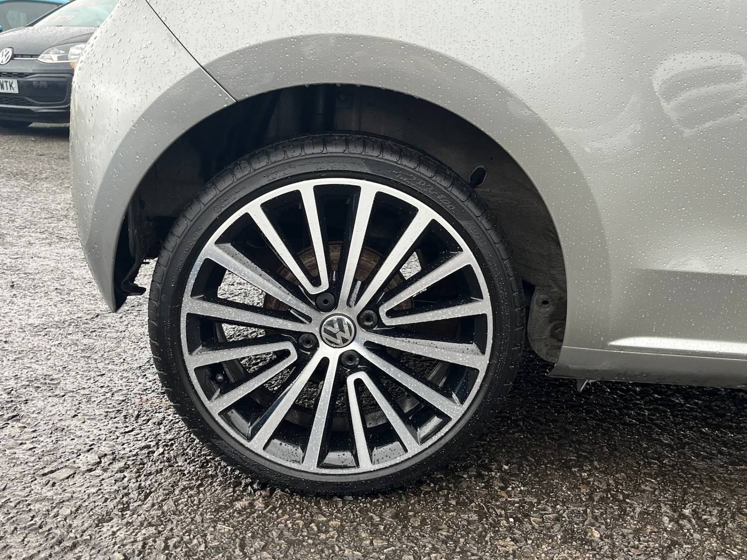 Used Volkswagen up! 2013 for sale - 76557065: Photo 4