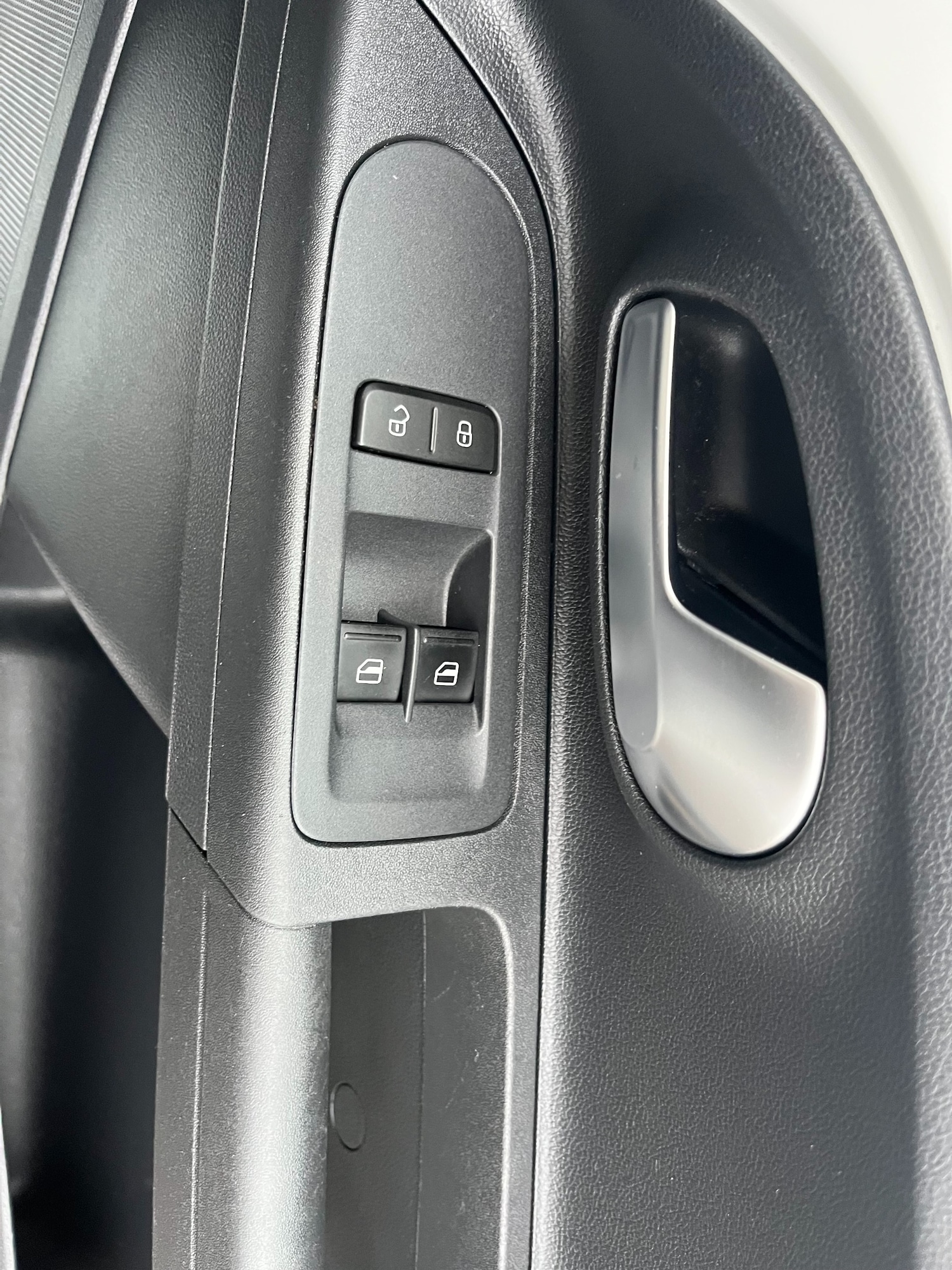 Used Volkswagen up! 2018 for sale - 77135925: Photo 24