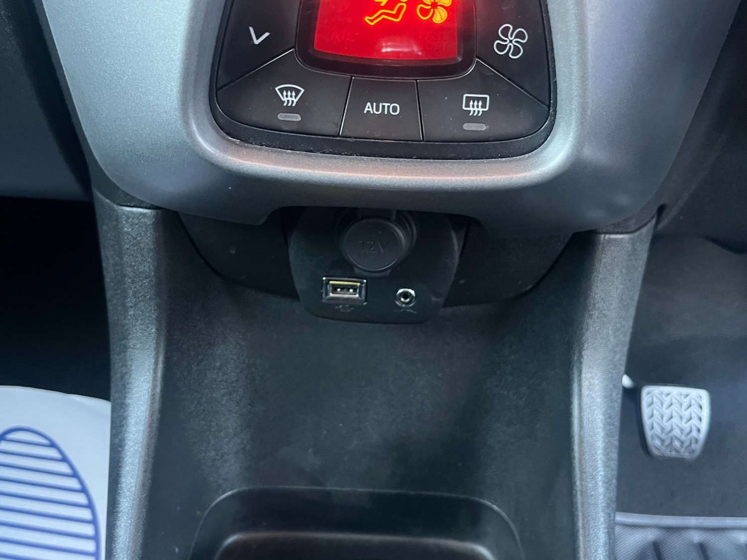 Used Toyota AYGO 2018 for sale - 76640713: Photo 46