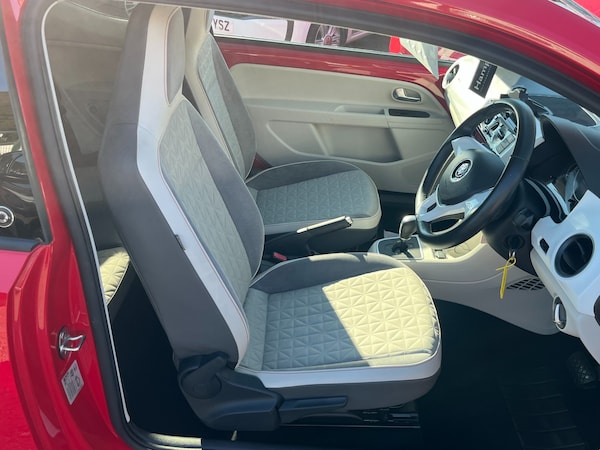Used Volkswagen up! 2017 for sale - 76265955: Photo 12