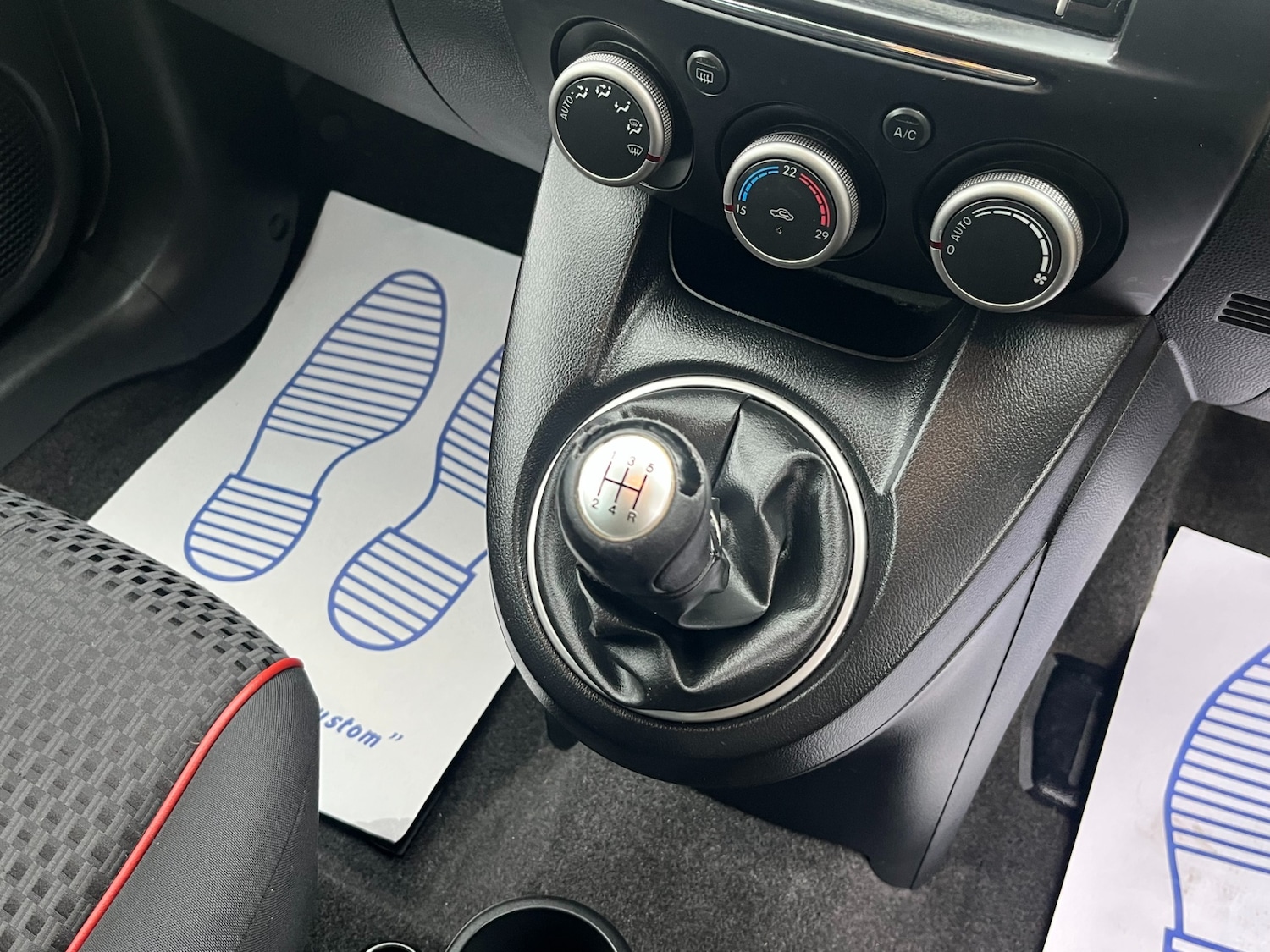 Used Mazda Mazda2 2012 for sale - 77225252: Photo 25