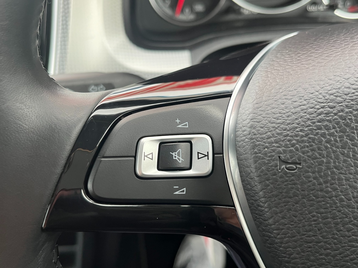 Used Volkswagen up! 2016 for sale - 76526048: Photo 36