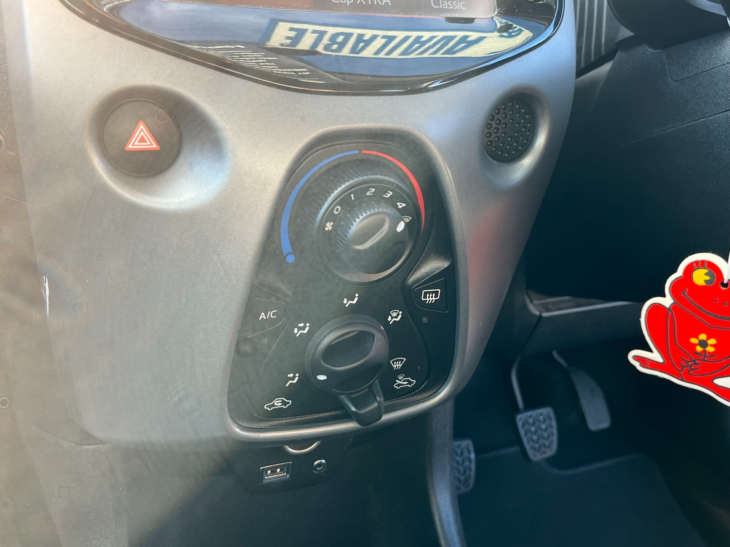 Used Toyota AYGO 2019 for sale - 77100061: Photo 25