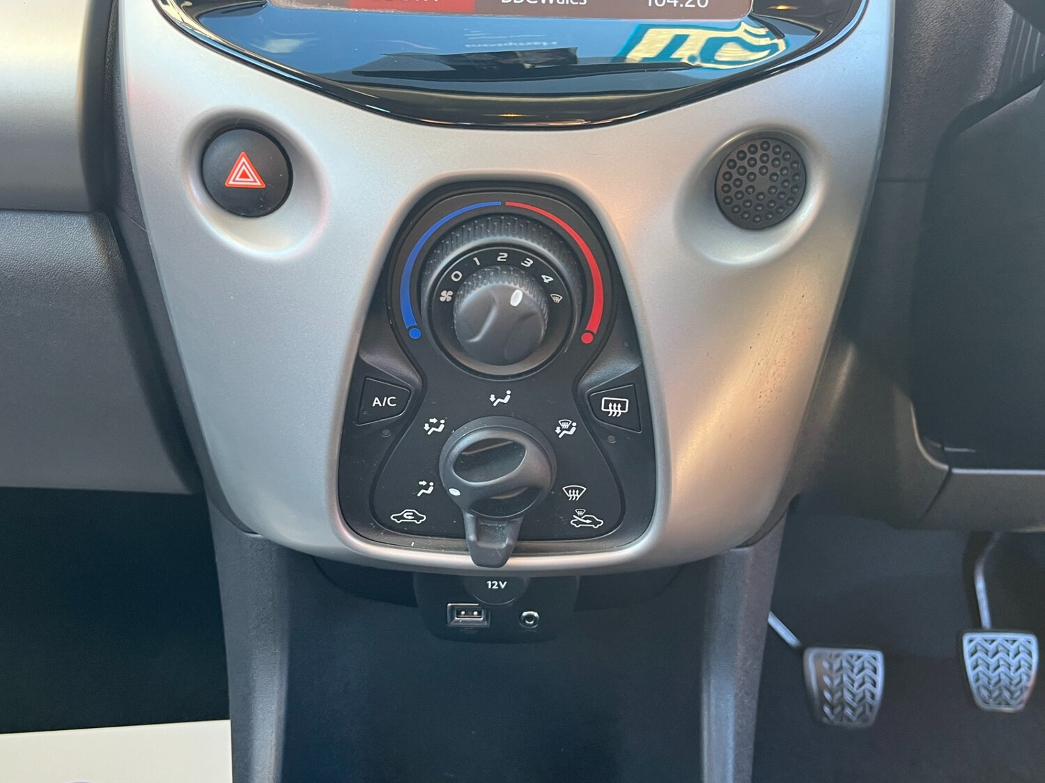 Used Peugeot 108 2014 for sale - 76627032: Photo 16