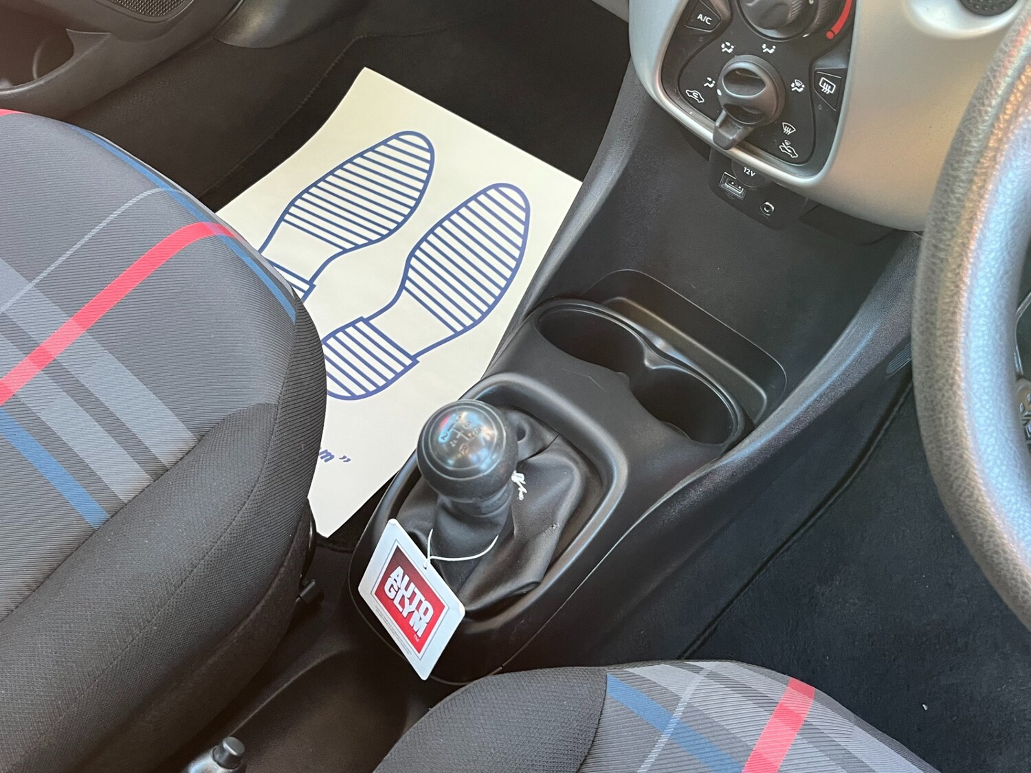 Used Peugeot 108 2014 for sale - 76627032: Photo 28