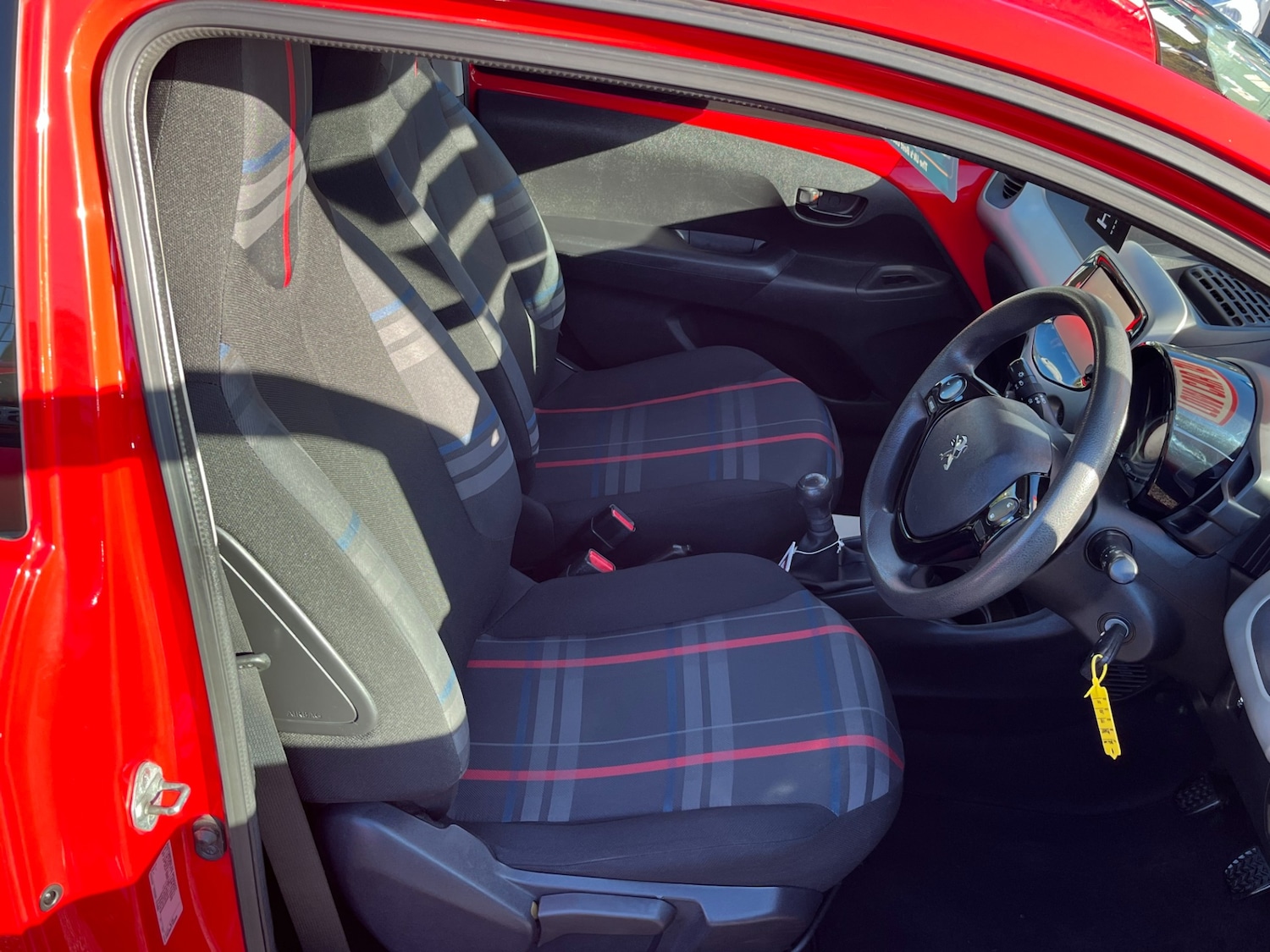 Used Peugeot 108 2014 for sale - 76627032: Photo 7