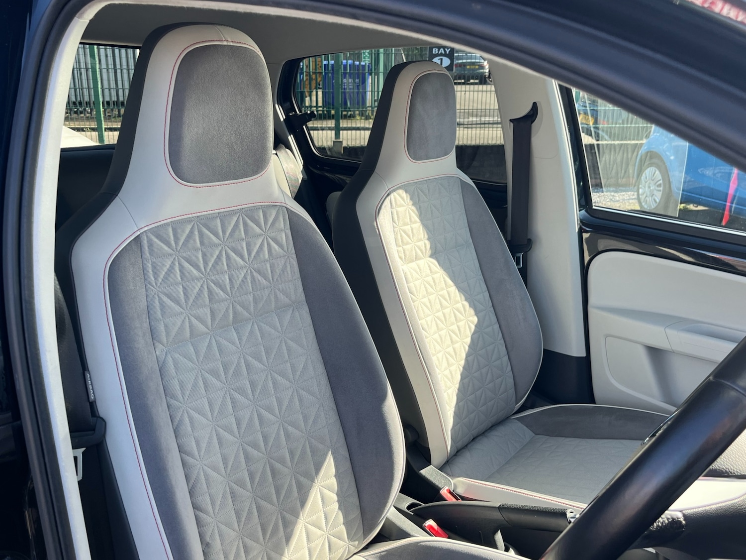 Used Volkswagen up! 2017 for sale - 77950947: Photo 18