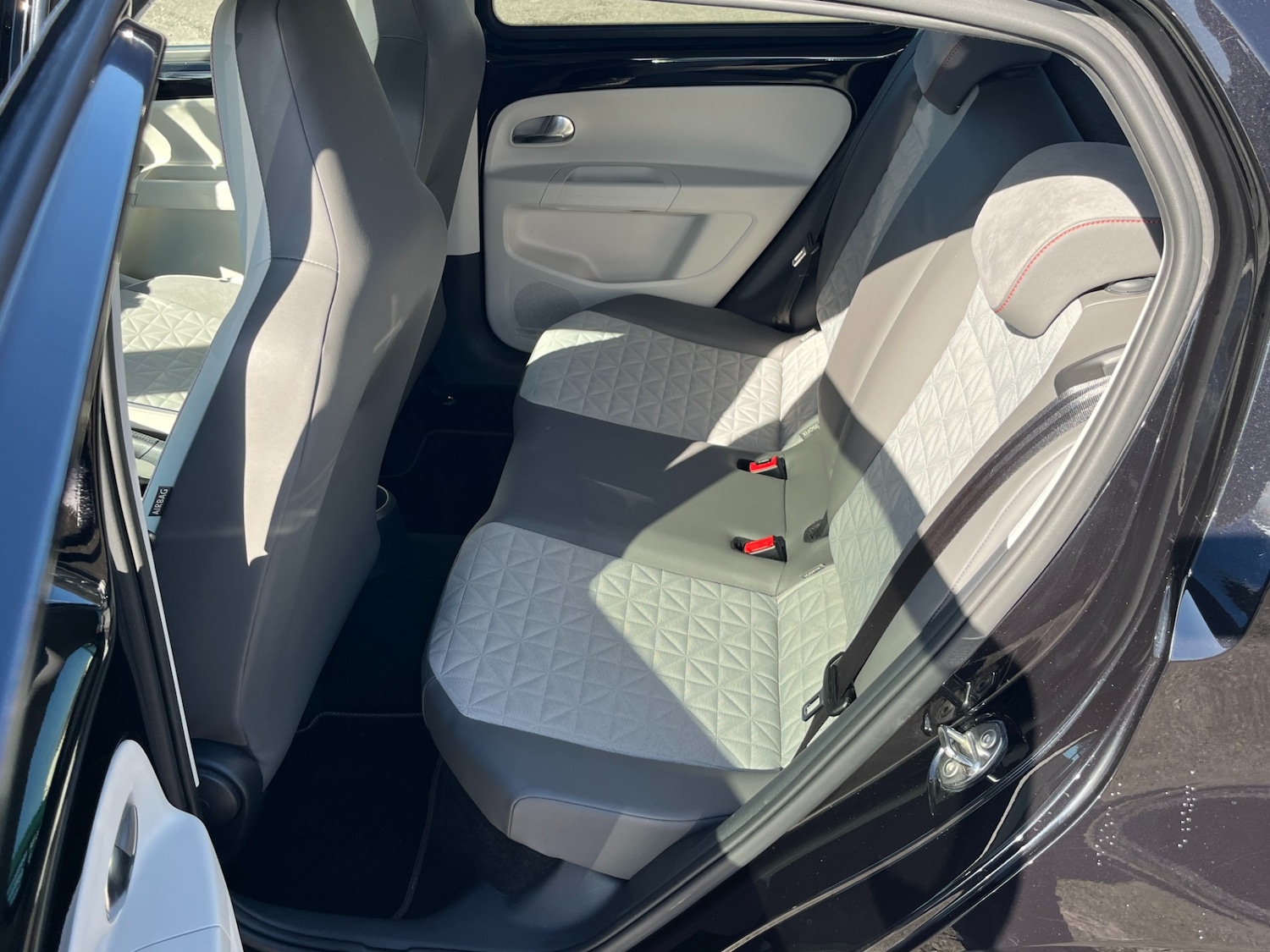 Used Volkswagen up! 2017 for sale - 77950947: Photo 20