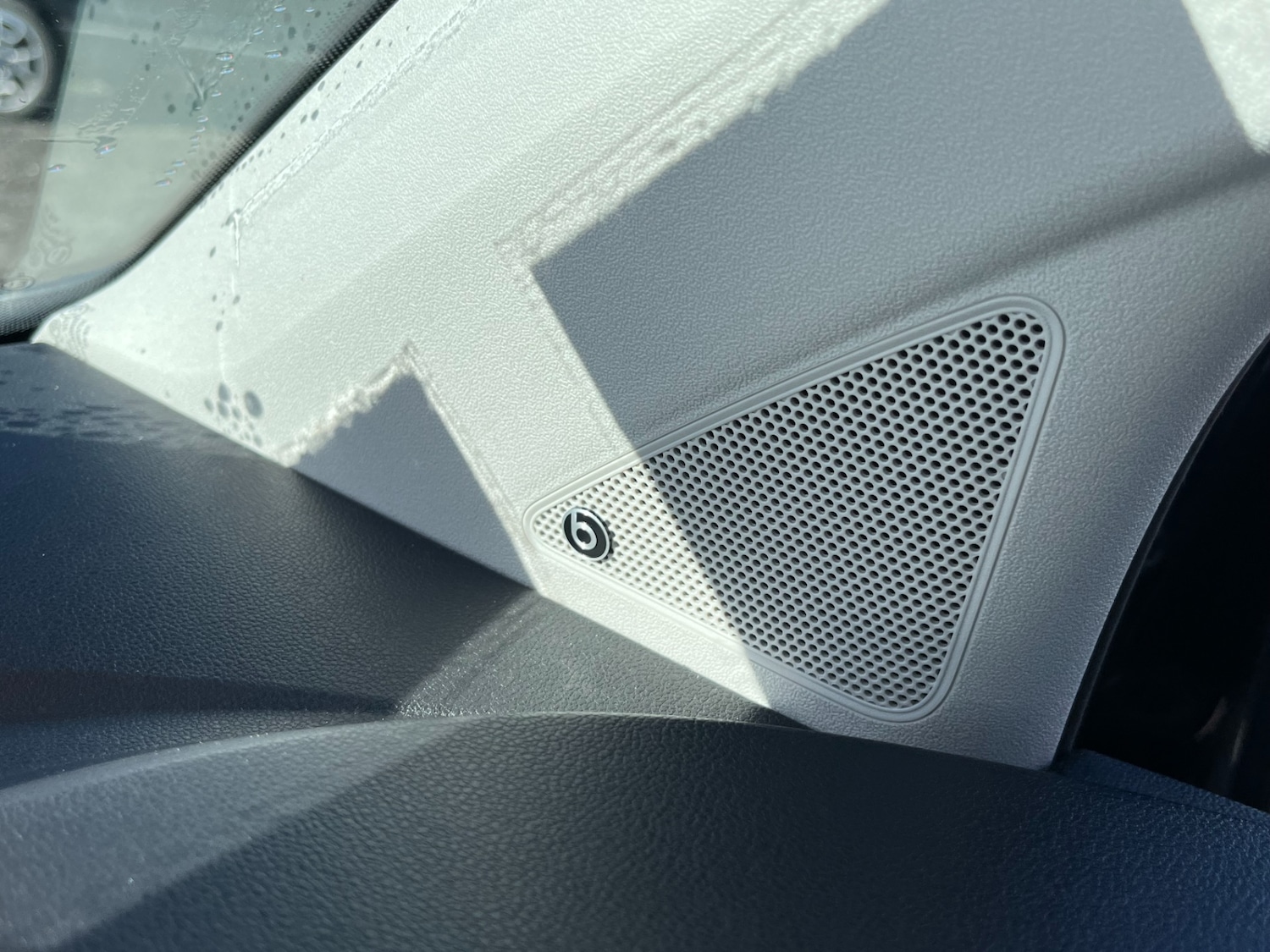 Used Volkswagen up! 2017 for sale - 77950947: Photo 27