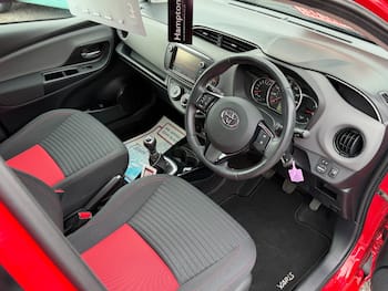 Used Toyota Yaris 2015 for sale - 79703597: Photo