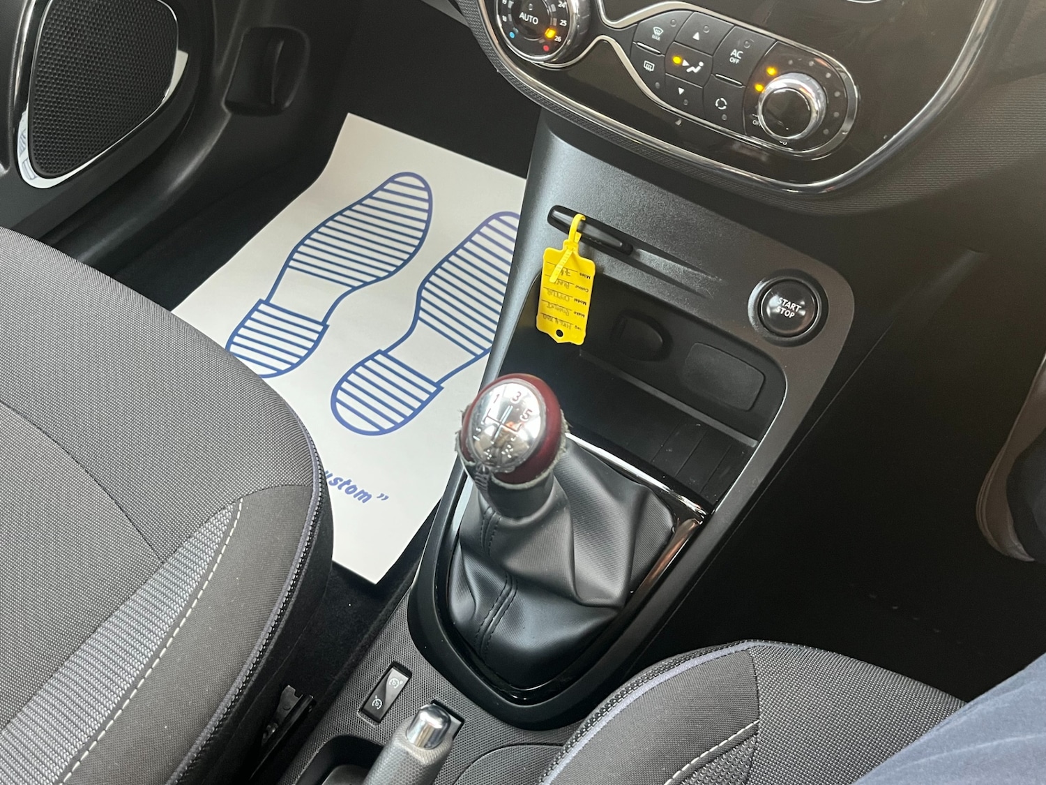 Used Renault Captur 2015 for sale - 77399369: Photo 30